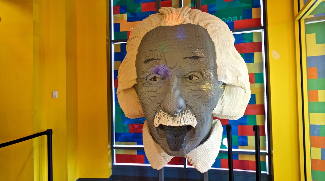 Legoland Discovery Center og byder på kunst og interiør