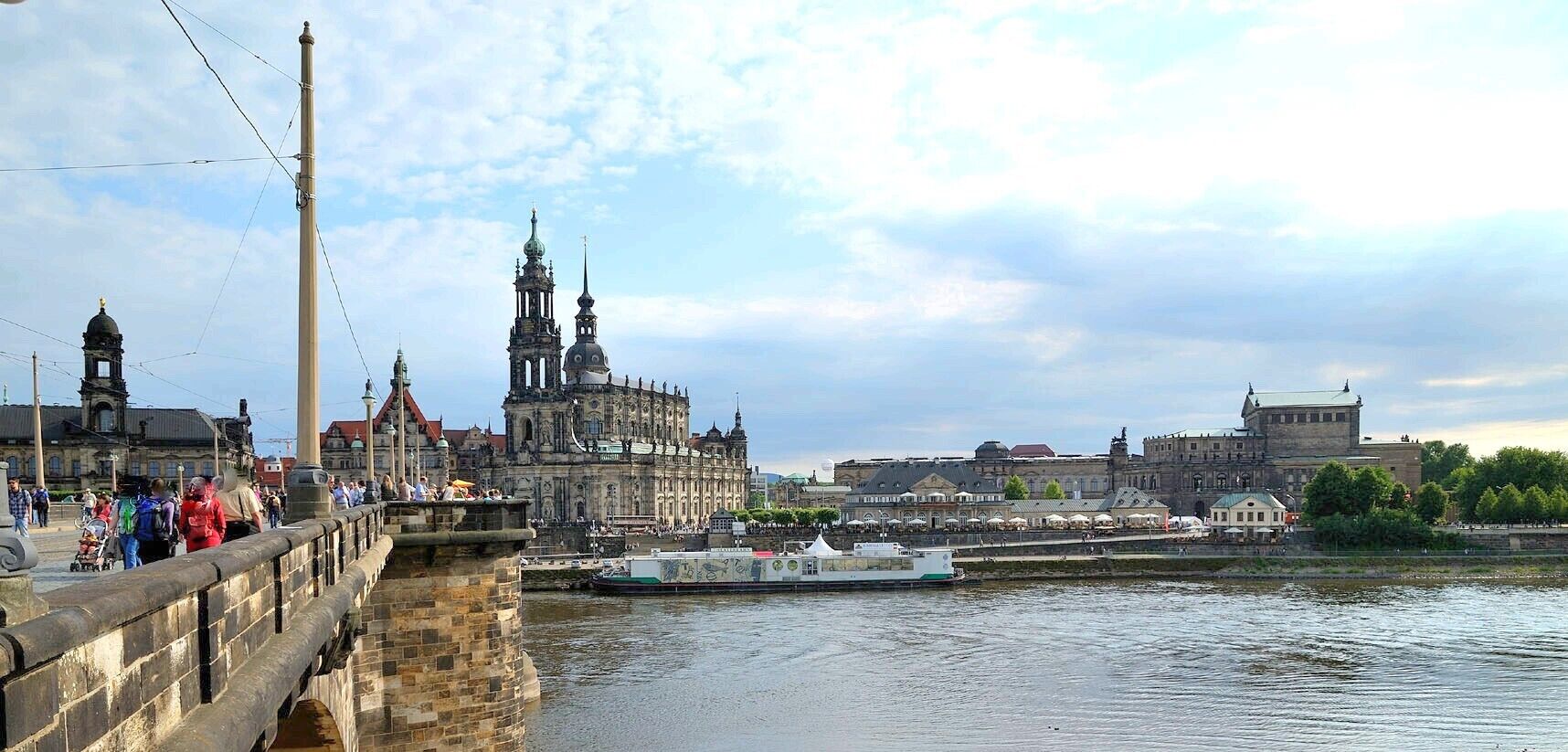 Dresden 2.6. 2011 – Ständehaus – Georgentor - Hofkirche - Residenzschloss –Semperoper