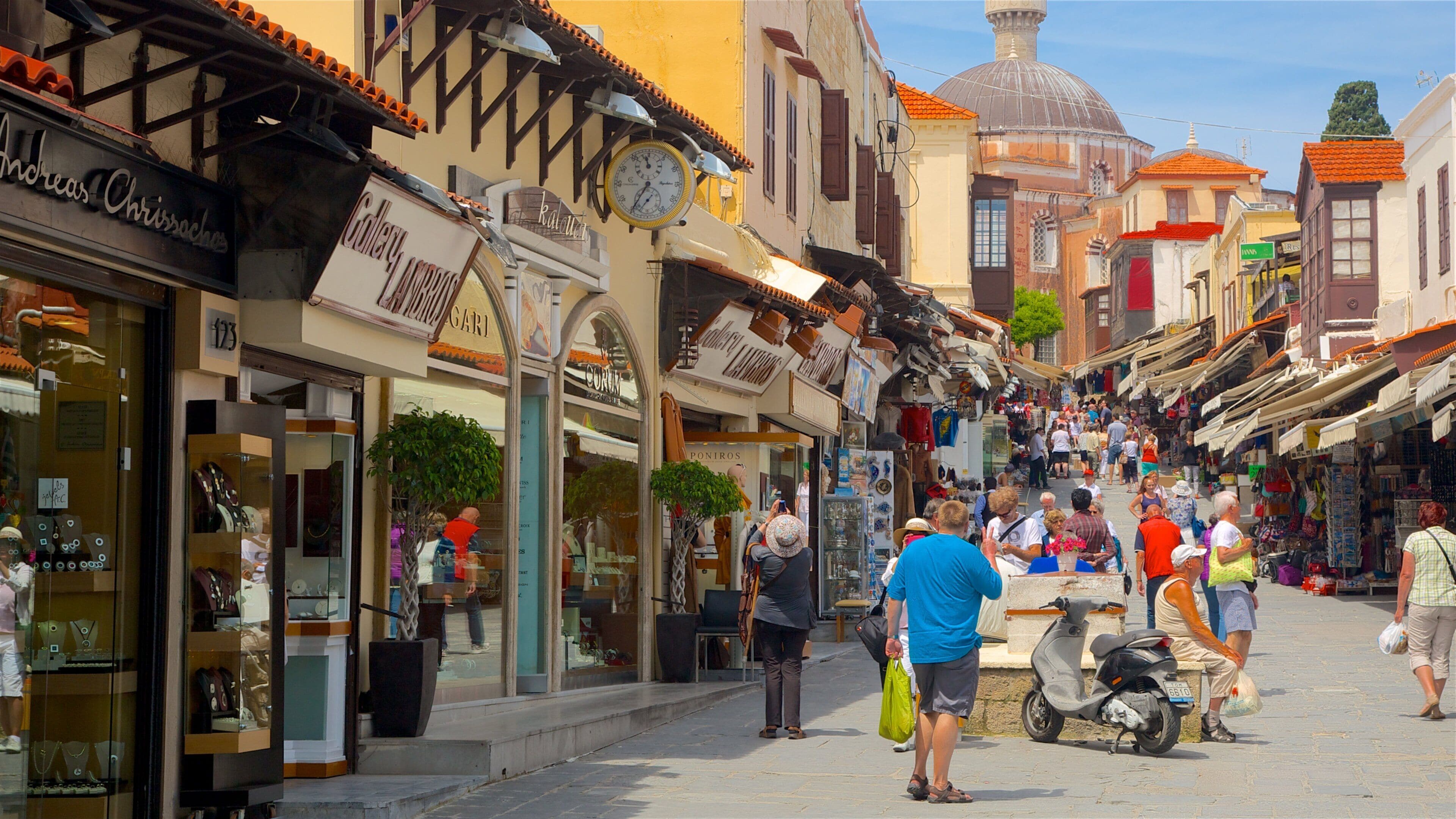 Rhodes montrant scènes de rue