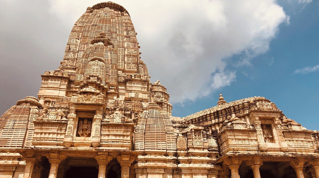 Chittorgarh fort, Rajasthan-India. Amazed by the wonderful Indo-Aryan style architecture and beautiful carvings on temples of Chittorgarh! Must visit for its rich history and architecture