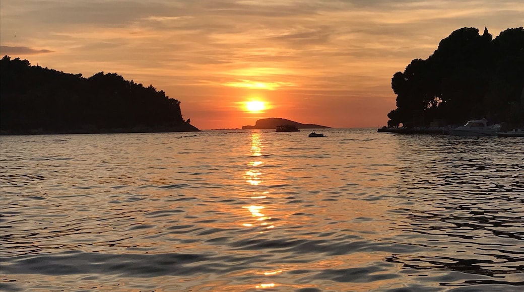 A beautiful town for sunsets!