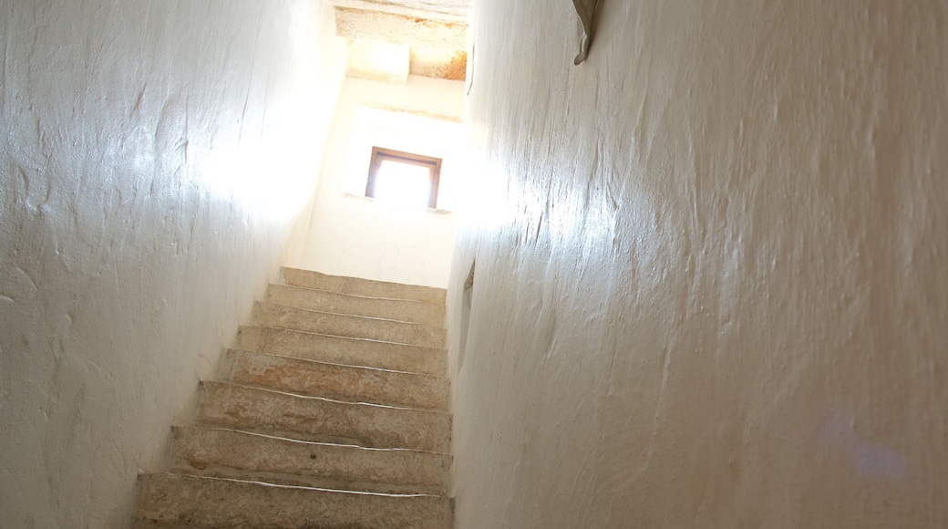 Trullo Sovrano som viser historisk arkitektur og innendørs
