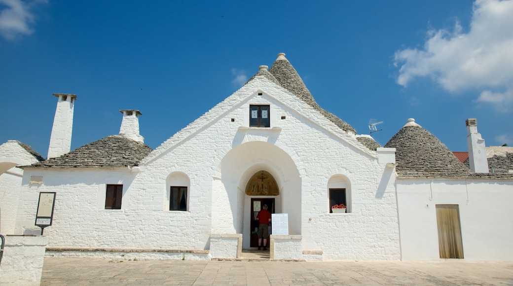 Trullo Sovrano som inkluderer historisk arkitektur og by