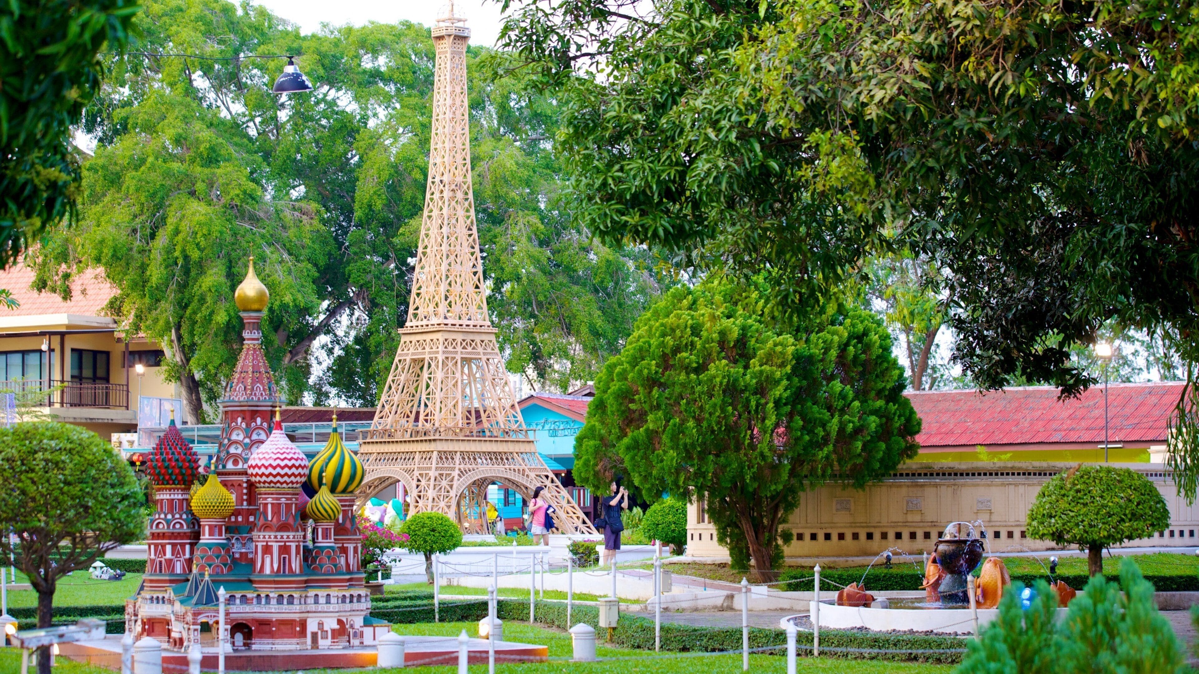 迷你暹羅 其中包括 戶外藝術, 騎乘 和 公園