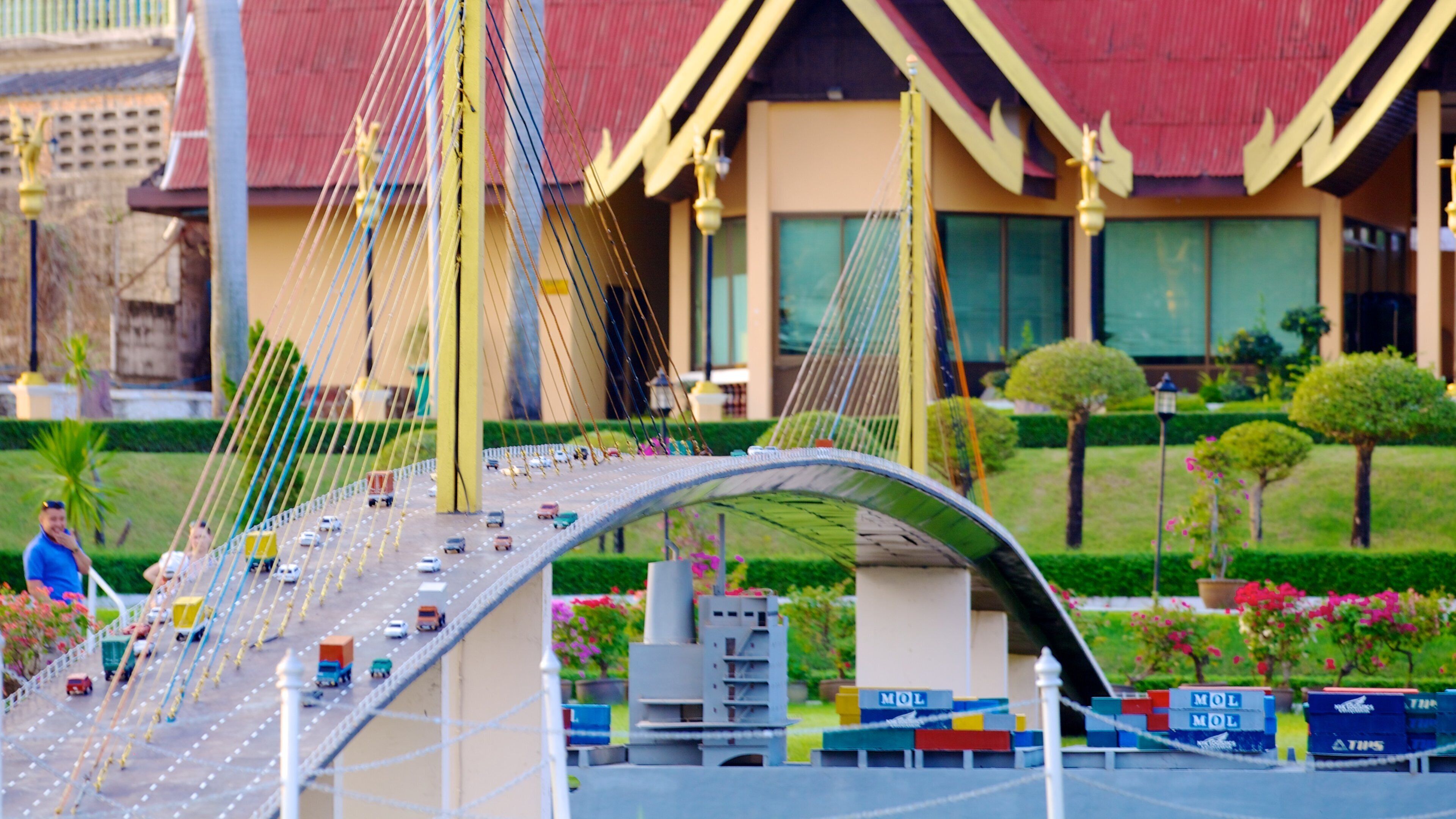 Mini Siam showing rides