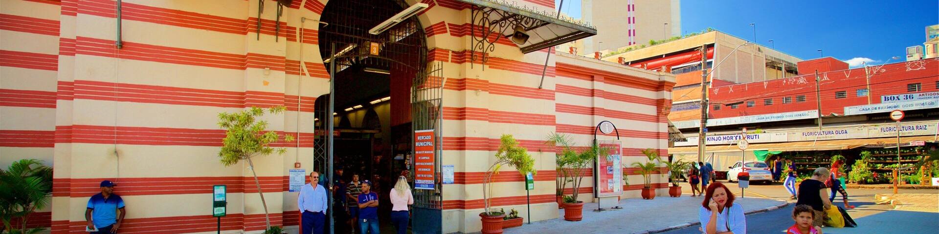 Municipal Market featuring street scenes as well as a small group of people