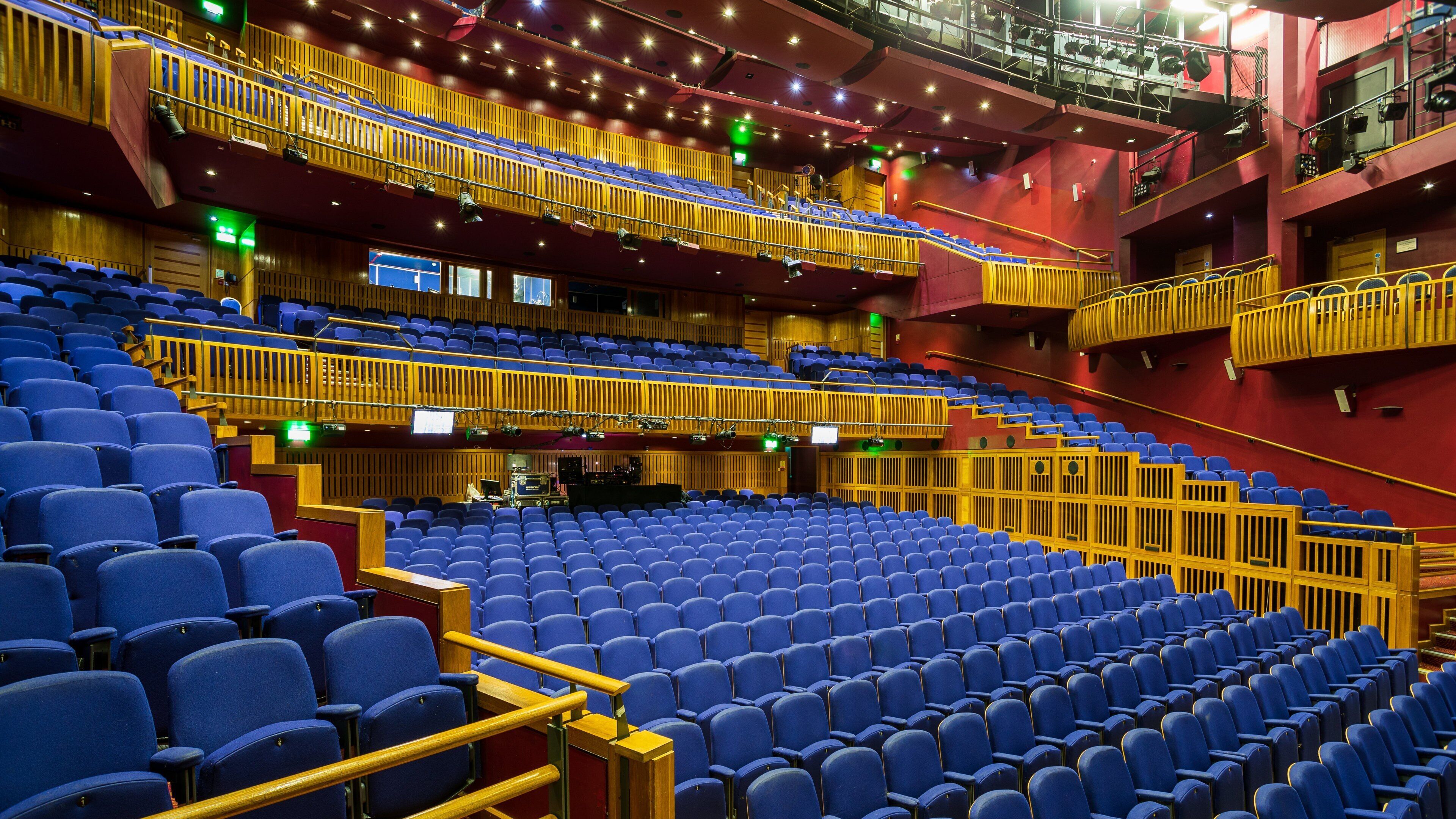 Millennium Forum showing theater scenes and interior views