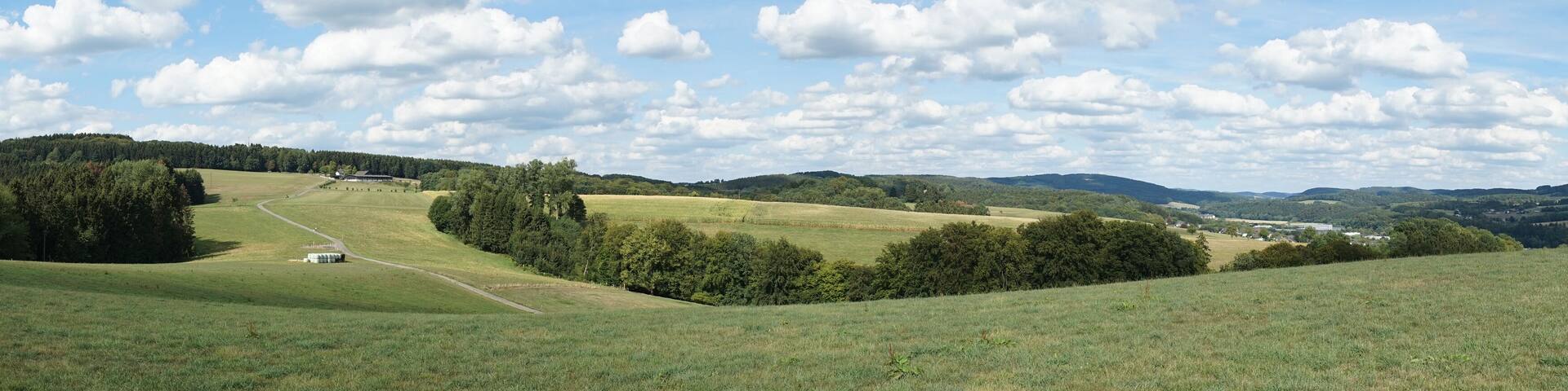 Panoramablick von Overath-Rott in Richtung Osten, Rheinisch Bergischer Kreis, Deutschland
