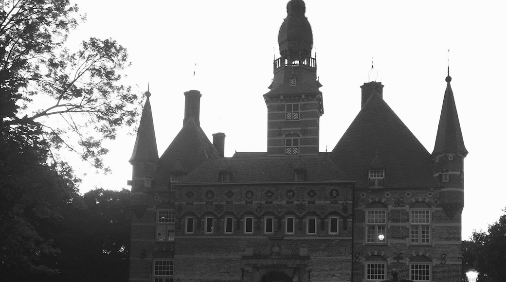 Black and White 👻 in Wijchen is an amazing Castel with an Museum inside.