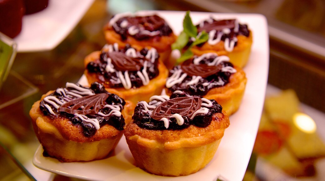 Butterfly Creek featuring ruoka