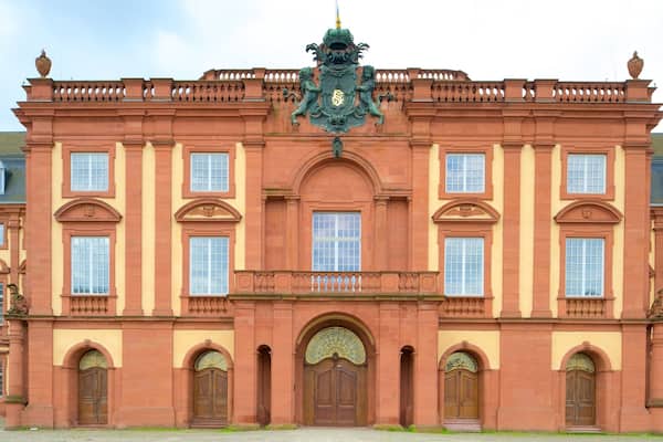 Mannheim Palace mettant en vedette patrimoine historique