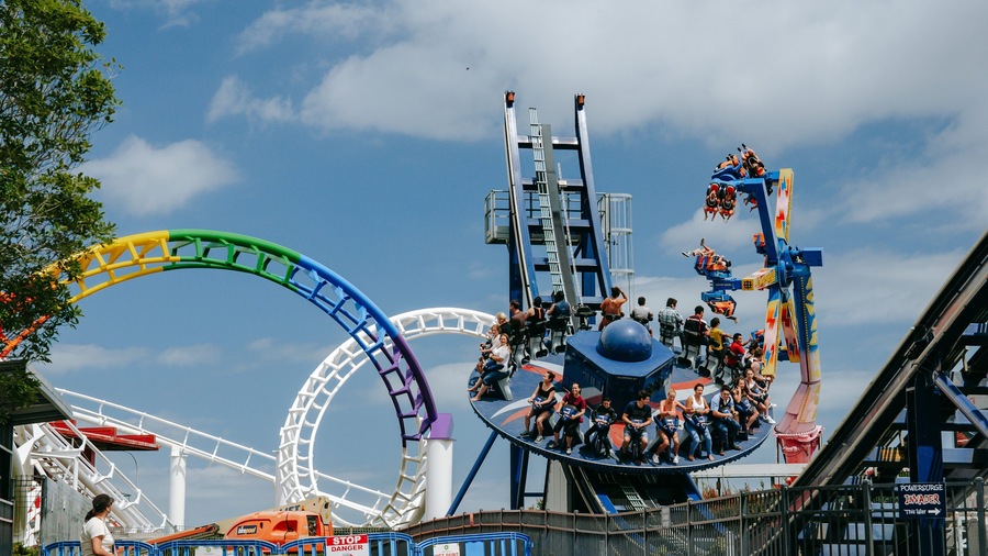 Rainbow\'s End which includes rides as well as a small group of people