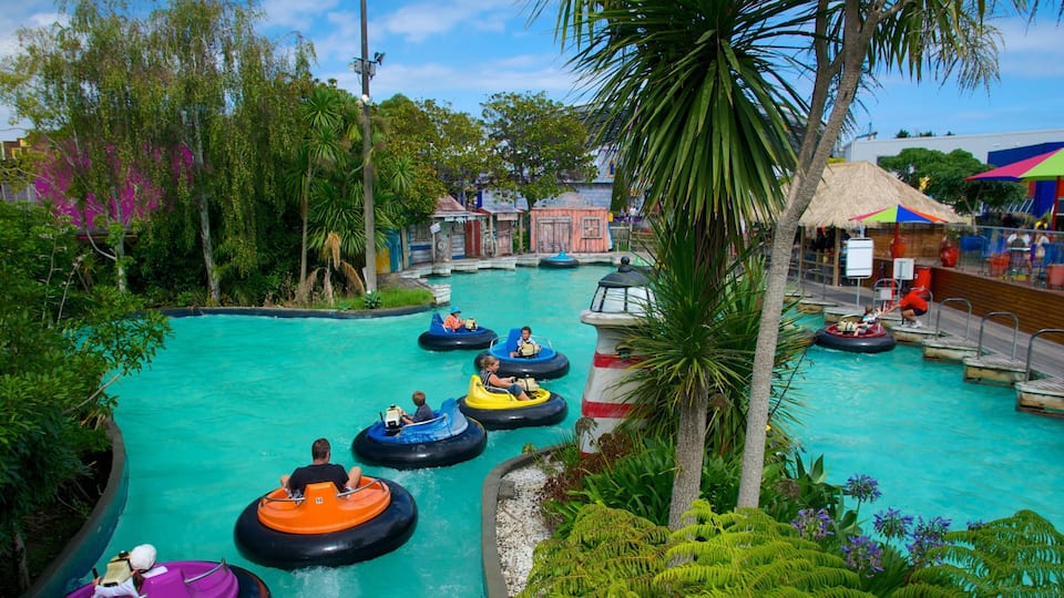 Rainbow\'s End which includes rides, a pool and a waterpark