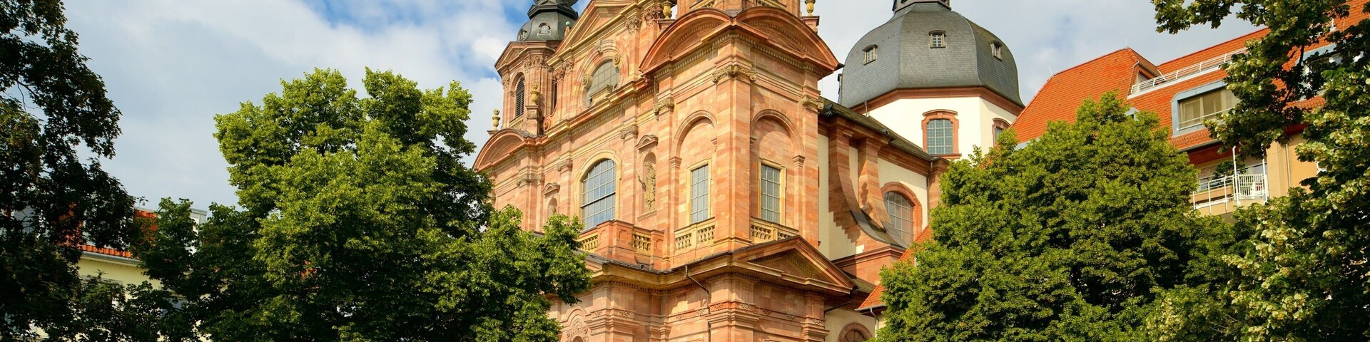 Mannheim Jesuit Church que inclui elementos de patrimônio