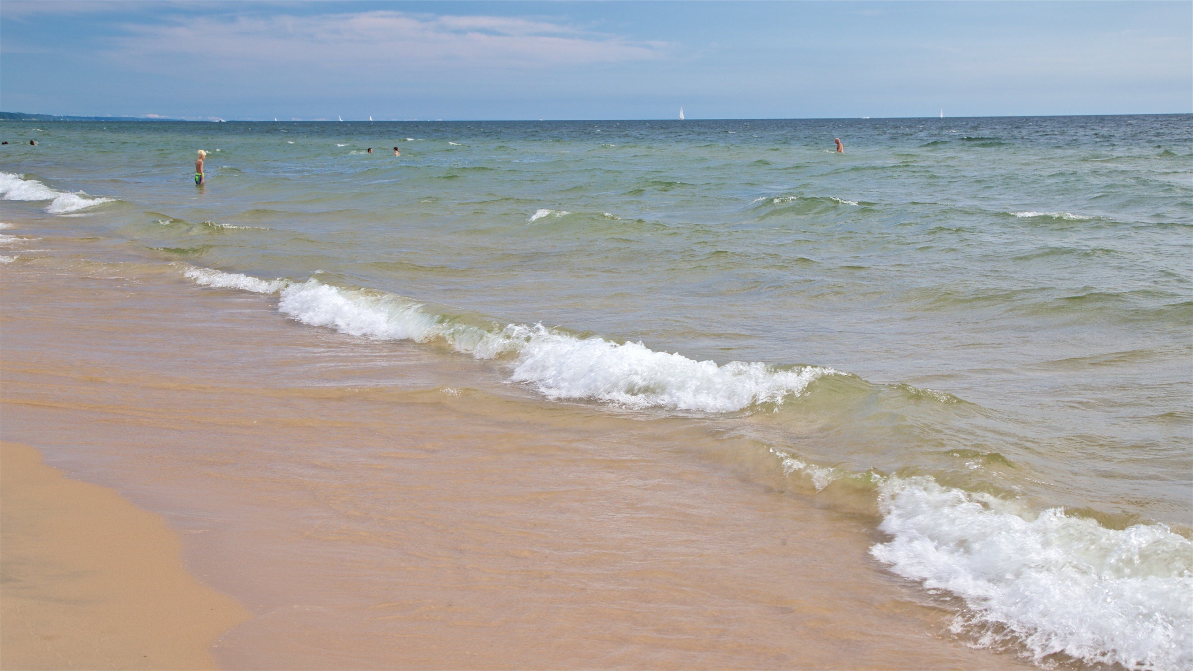 Pere Marquette Park Beach mostrando uma praia e paisagens litorâneas