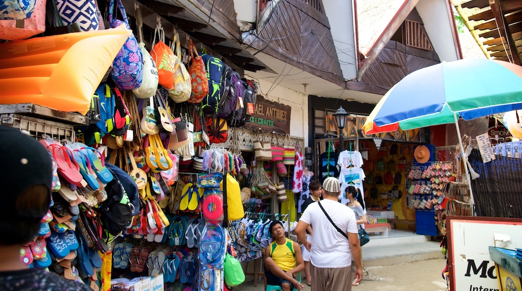 D\'mall Boracay toont markten en ook een man