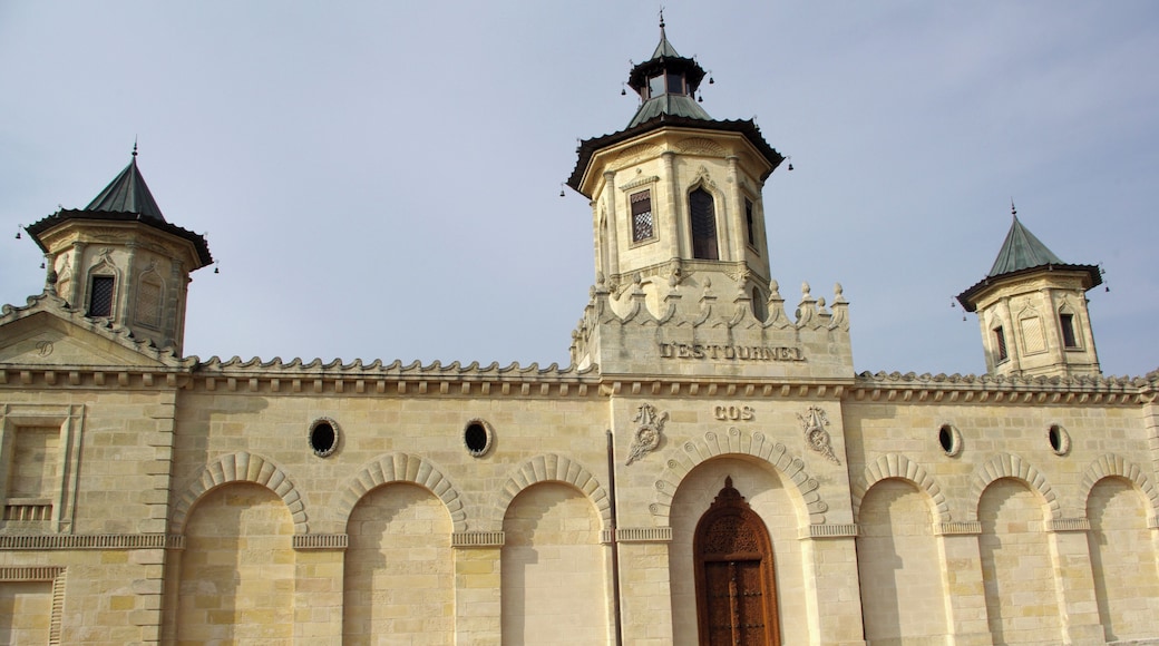 Château Cos d'Estournel in Saint-Estèphe (Gironde, France).