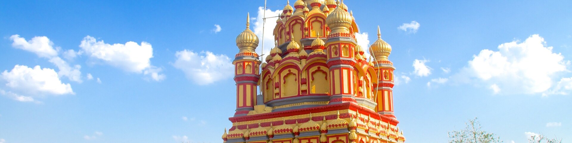 Templos Parvati ofreciendo elementos religiosos, arquitectura patrimonial y un templo o lugar de culto