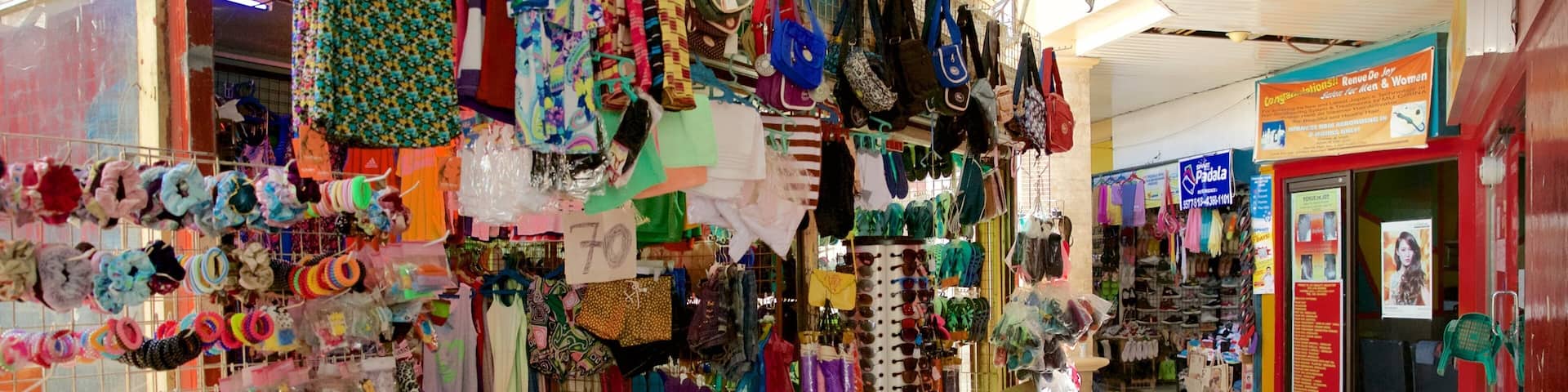 Mactan Marina Mall showing shopping and interior views