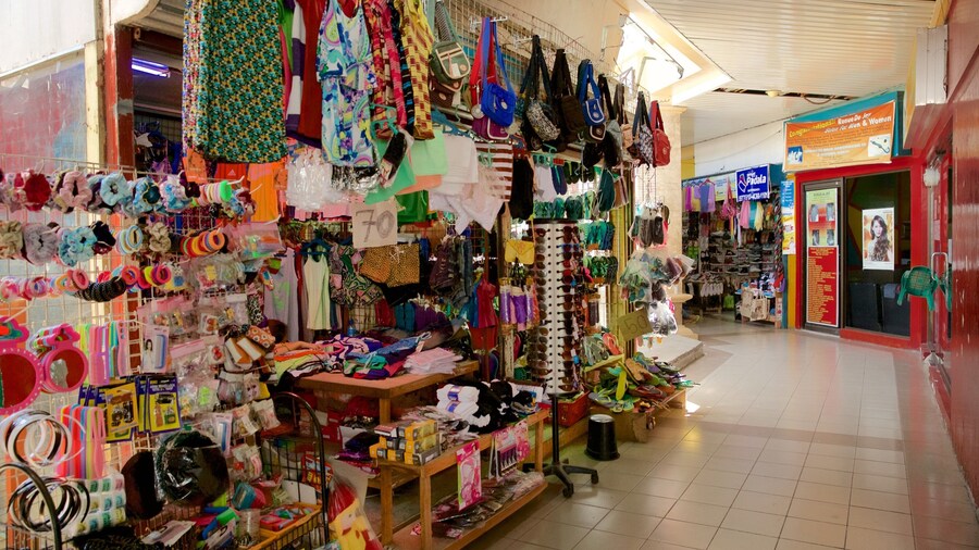 Mactan Marina Mall showing shopping and interior views