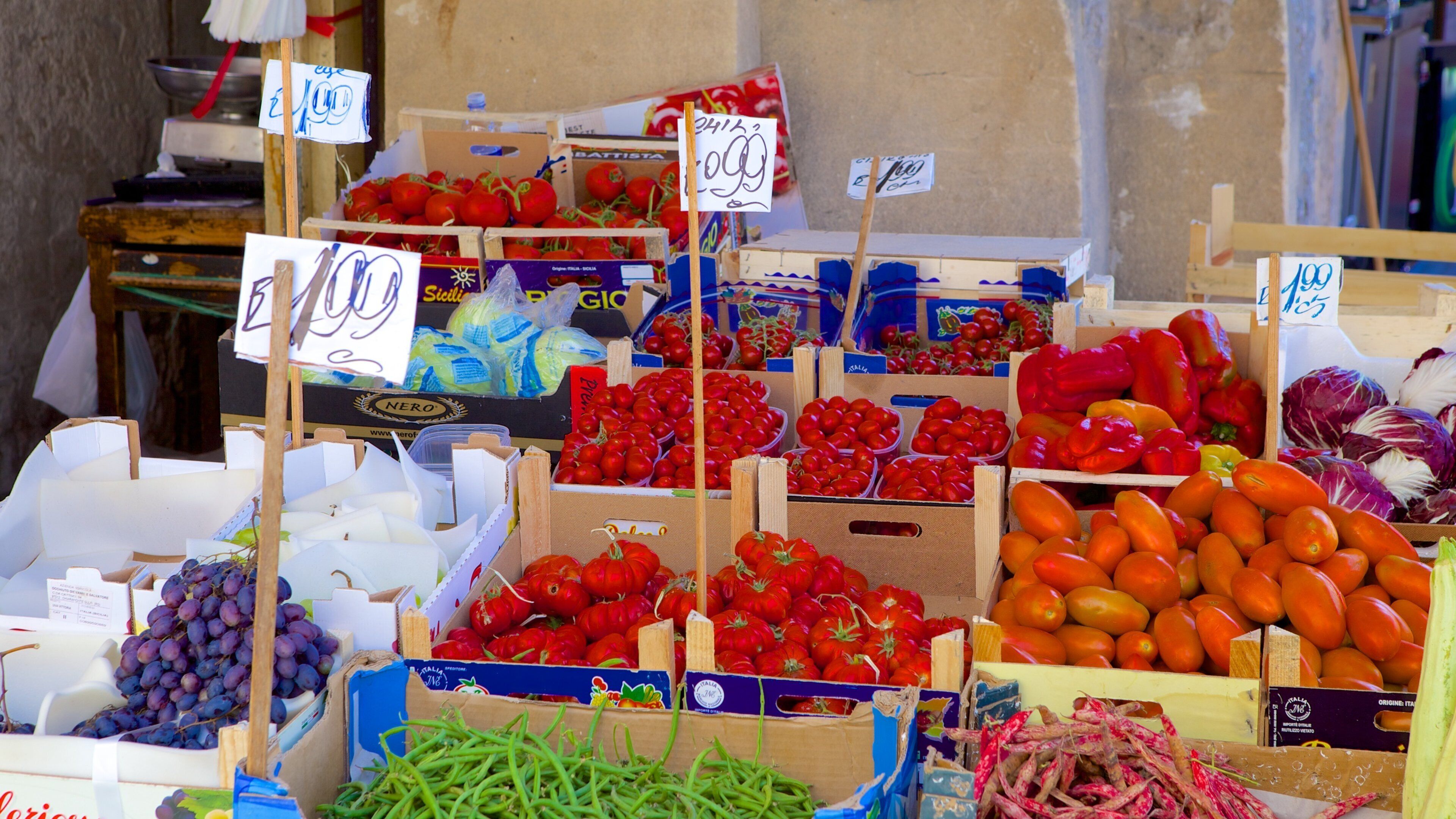 Il Capo Market featuring food and markets