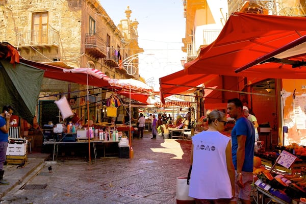 Marché Il Capo mettant en vedette scÚnes de rue et marchés