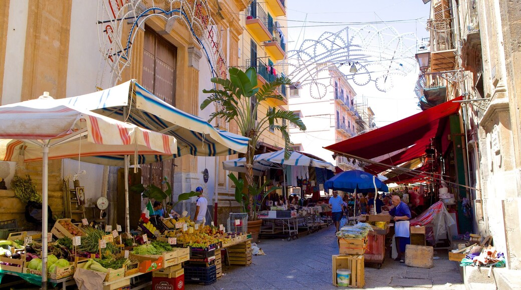 Il Capo Market featuring street scenes and markets