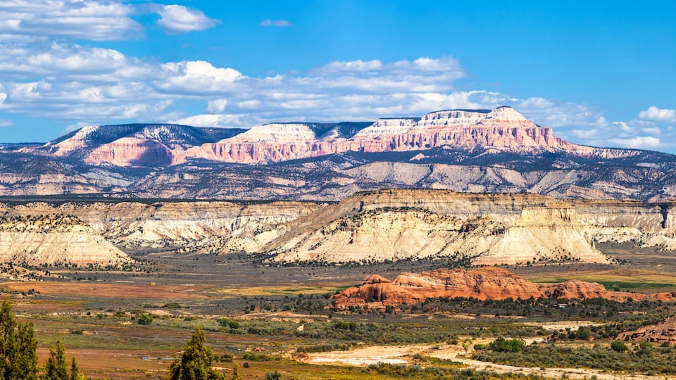 Powell point panorama in Utah. Powell Point is the southernmost tip of a narrow promontory projecting from Table Cliff Plateau, the southern section of the Escalante Mountains