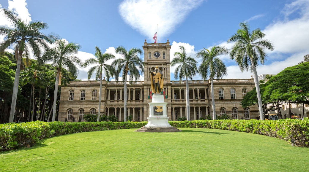 King Kamehameha statue in Honolulu
