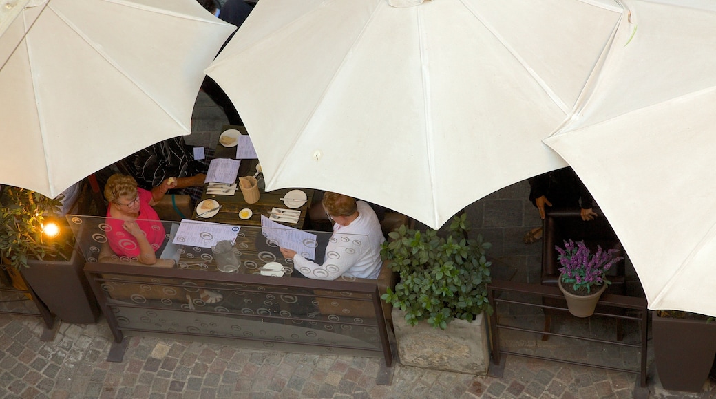 Lastarria featuring dining out, outdoor eating and café lifestyle