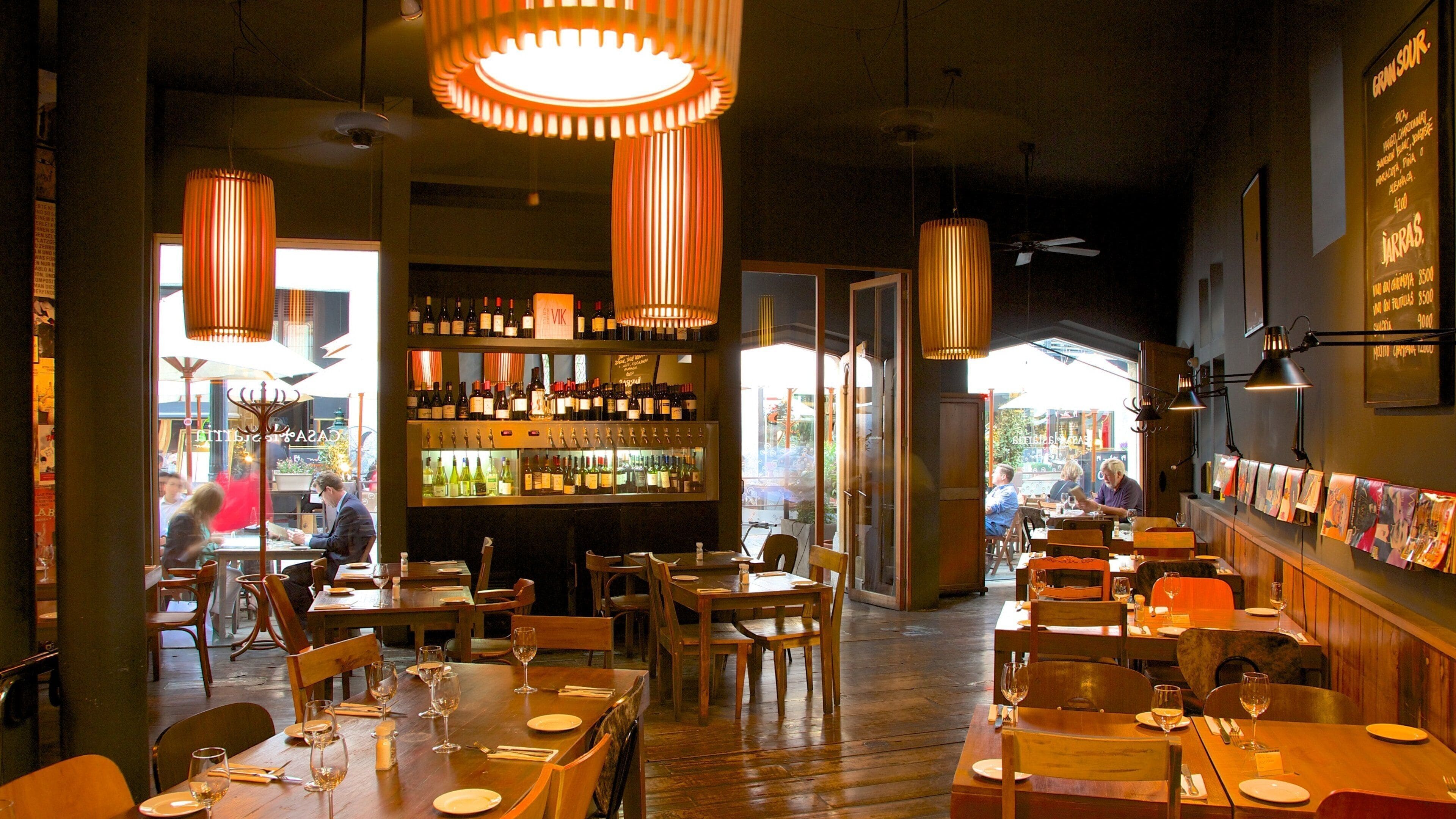 Lastarria featuring interior views, dining out and a bar
