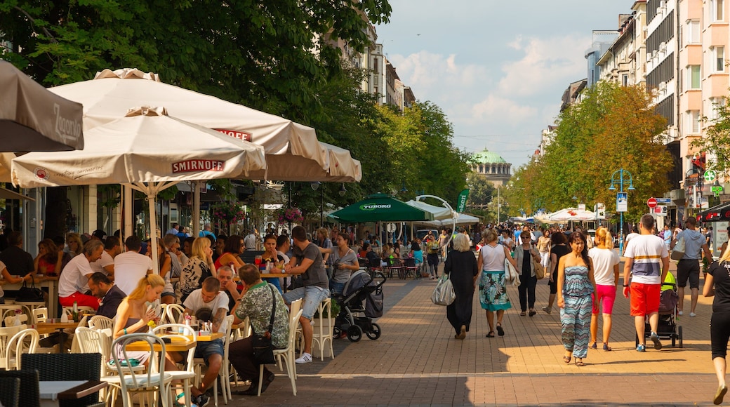 Vitoshka Boulevard showing markets, outdoor eating and street scenes
