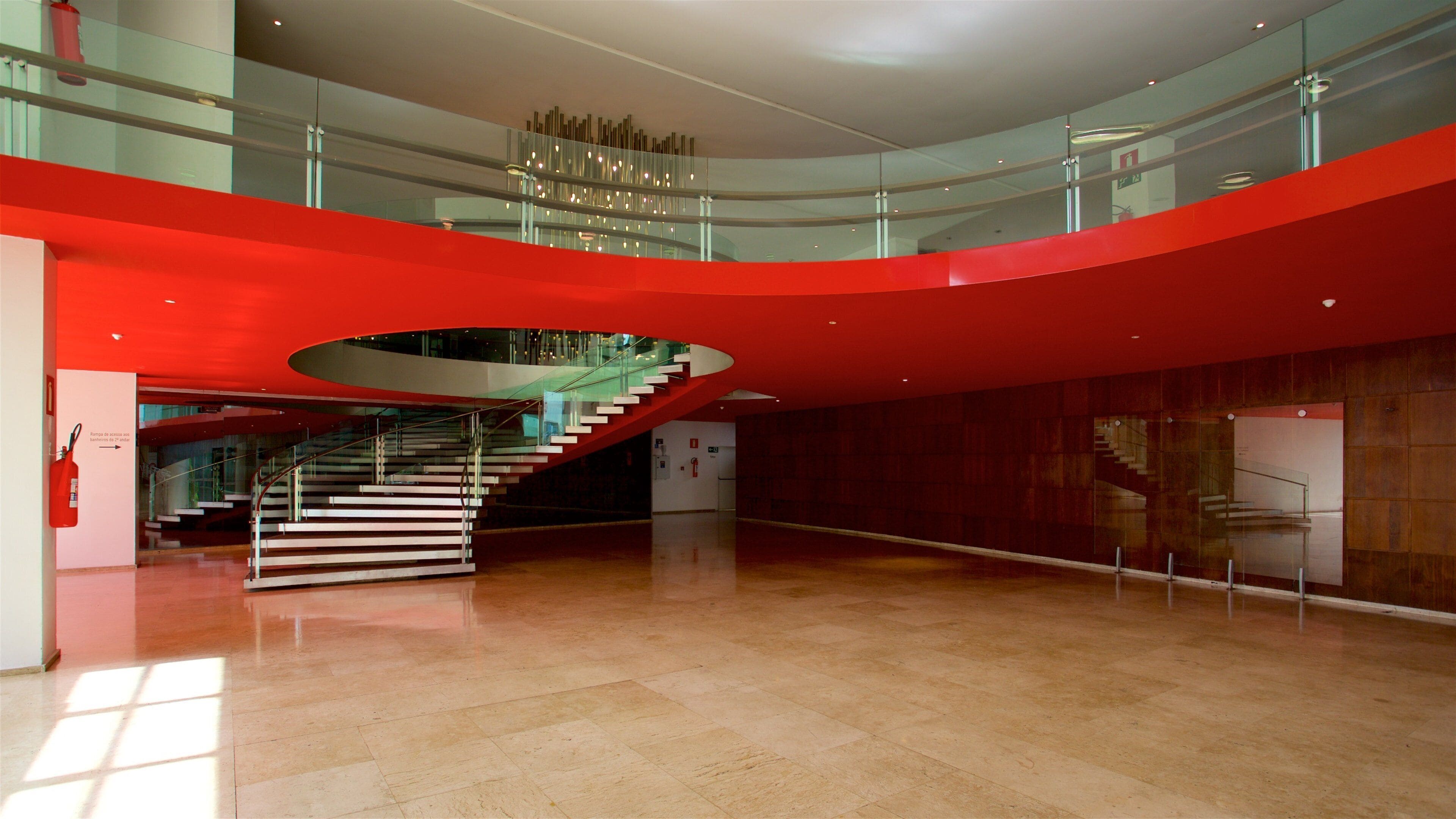 Palácio das Artes que inclui vistas internas