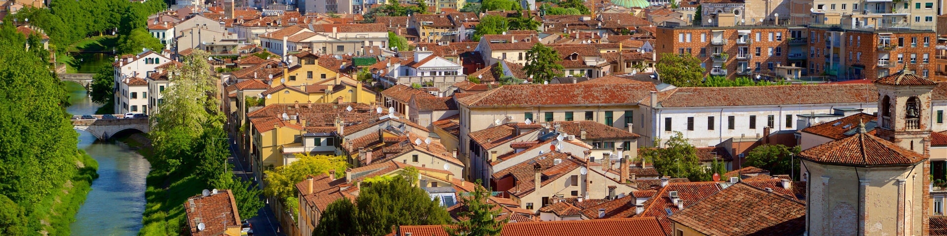 Observatório La Specola caracterizando uma cidade, paisagem e um rio ou córrego
