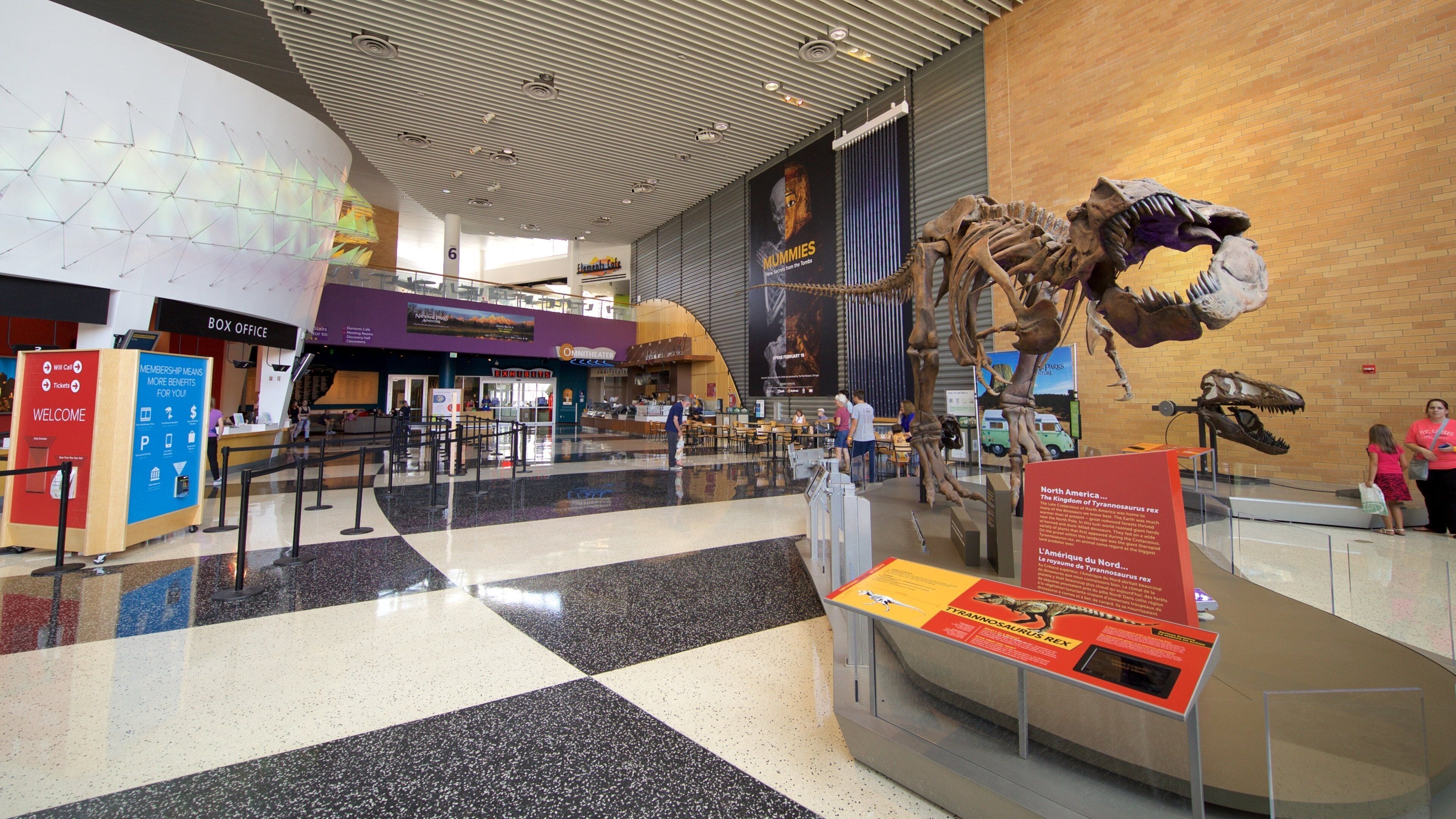 St. Paul featuring interior views