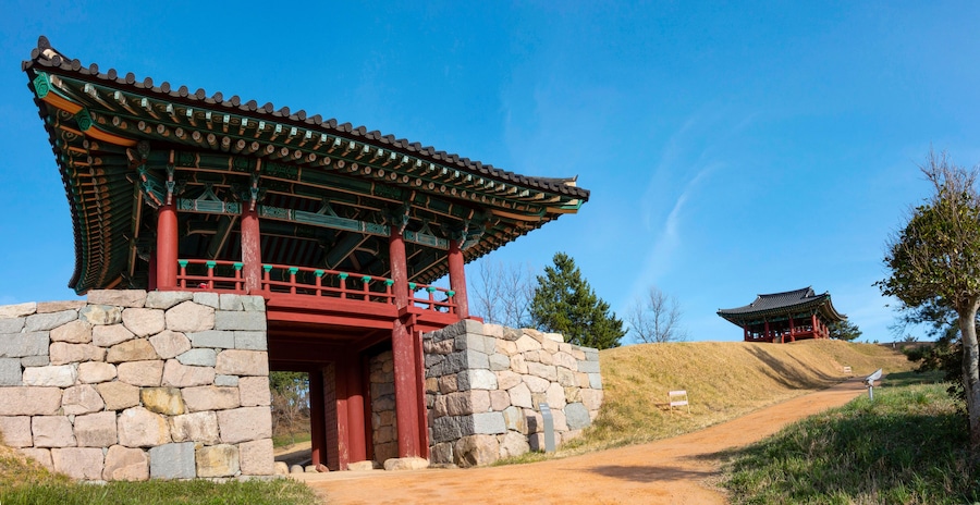 Outside Castle gate of cheonghaejin historical site