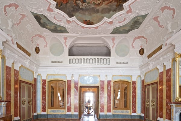 Chùteau Belvedere qui includes vues intérieures, art et patrimoine historique