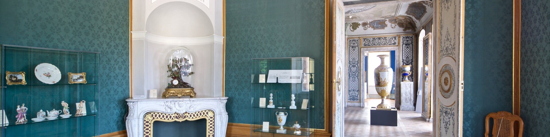 Castillo de Belvedere ofreciendo elementos patrimoniales y vista interna