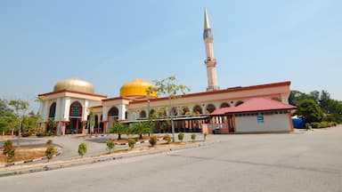 The Putra Nilai Mosque in Nilai
