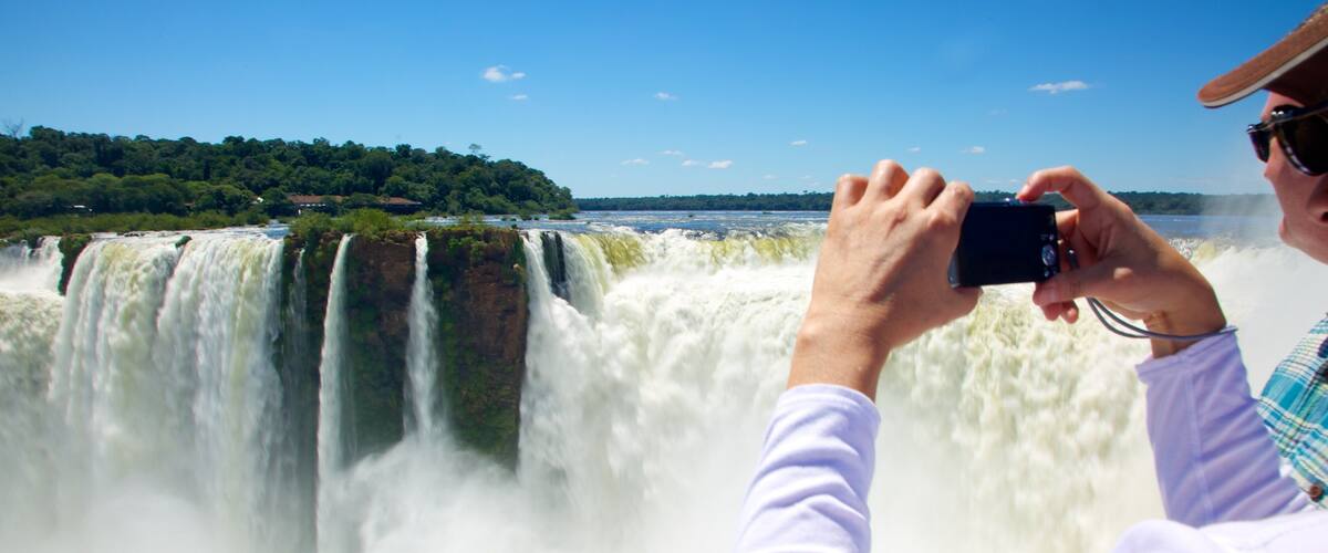 Teufelsschlund mit einem Wasserfall