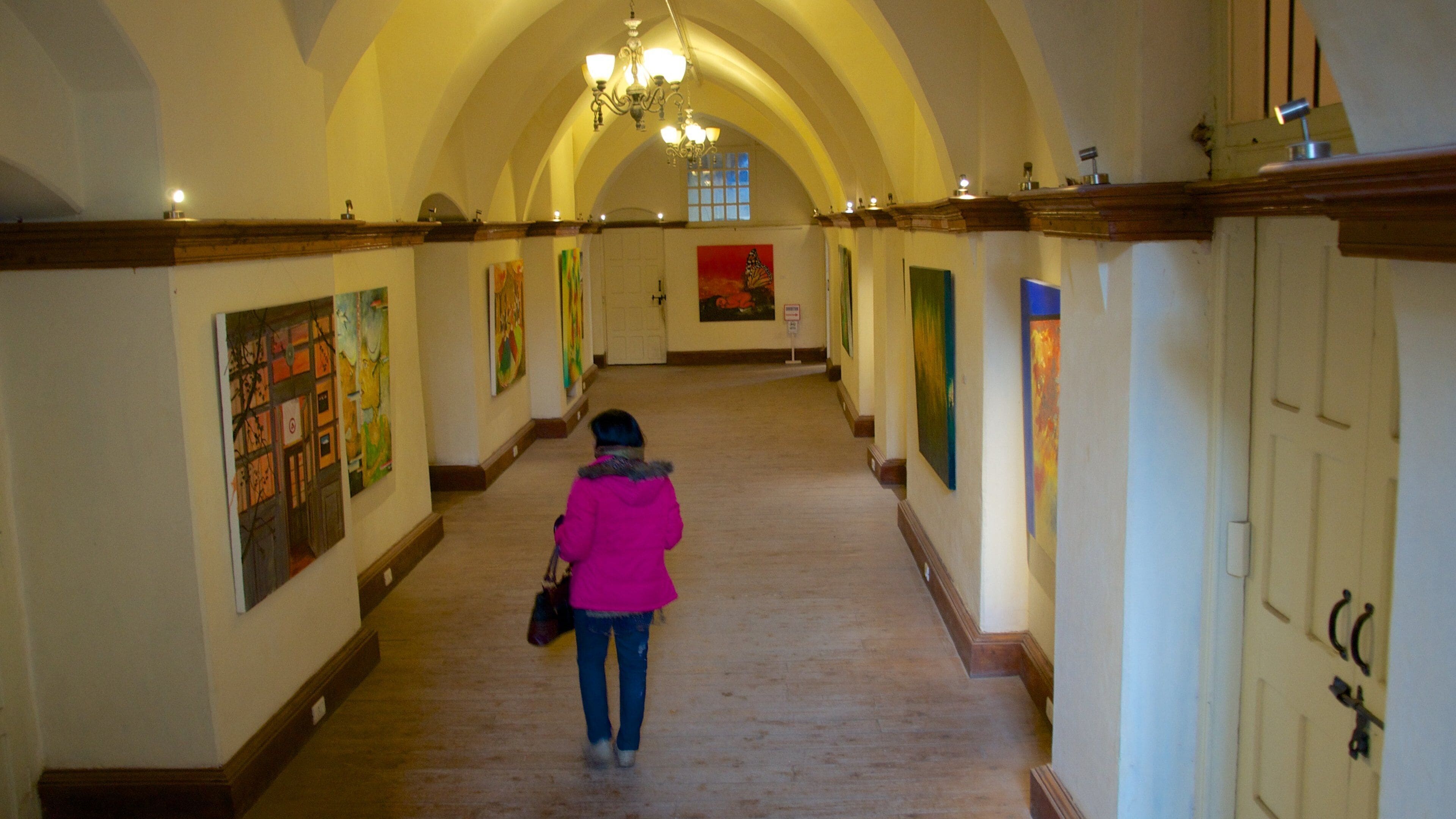 โรงละคร Gaiety เนื้อเรื่องที่ ศิลปะ, การตกแต่งภายใน และ วงการละครเวที