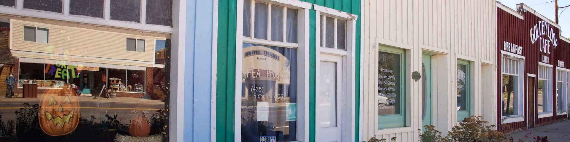 Escalante featuring street scenes and heritage architecture