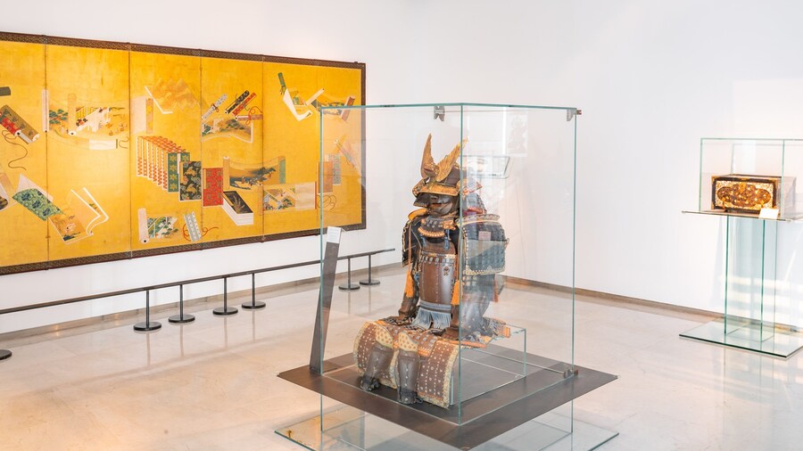 Asian Art Museum showing heritage elements, art and interior views