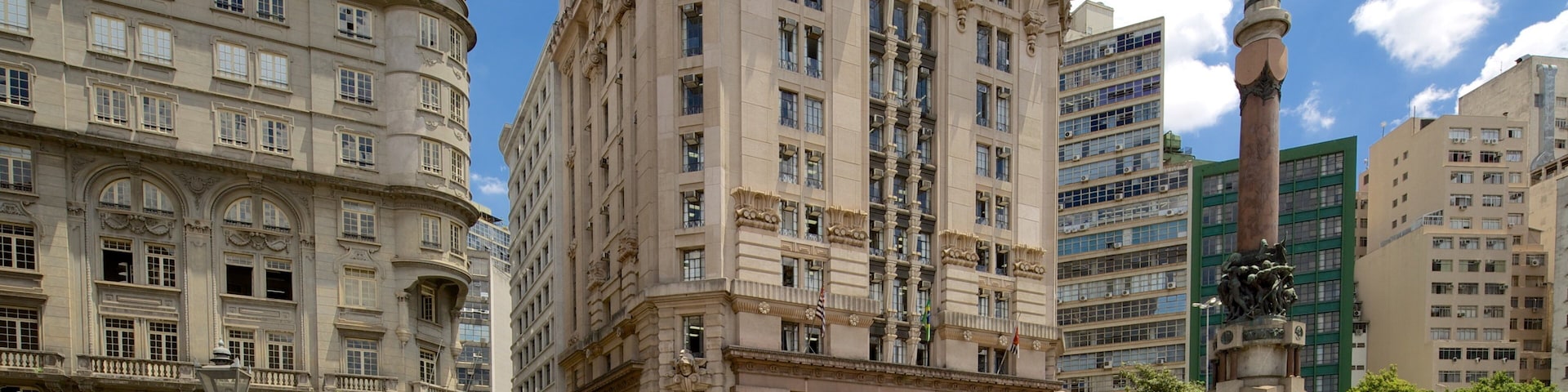 Sao Paulo que incluye una plaza y arquitectura patrimonial