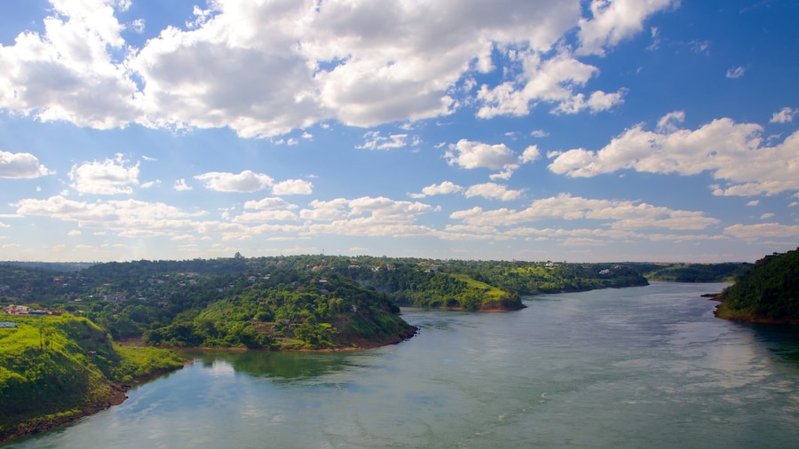 Puente de la Amistad ofreciendo un puente, un río o arroyo y vistas de paisajes