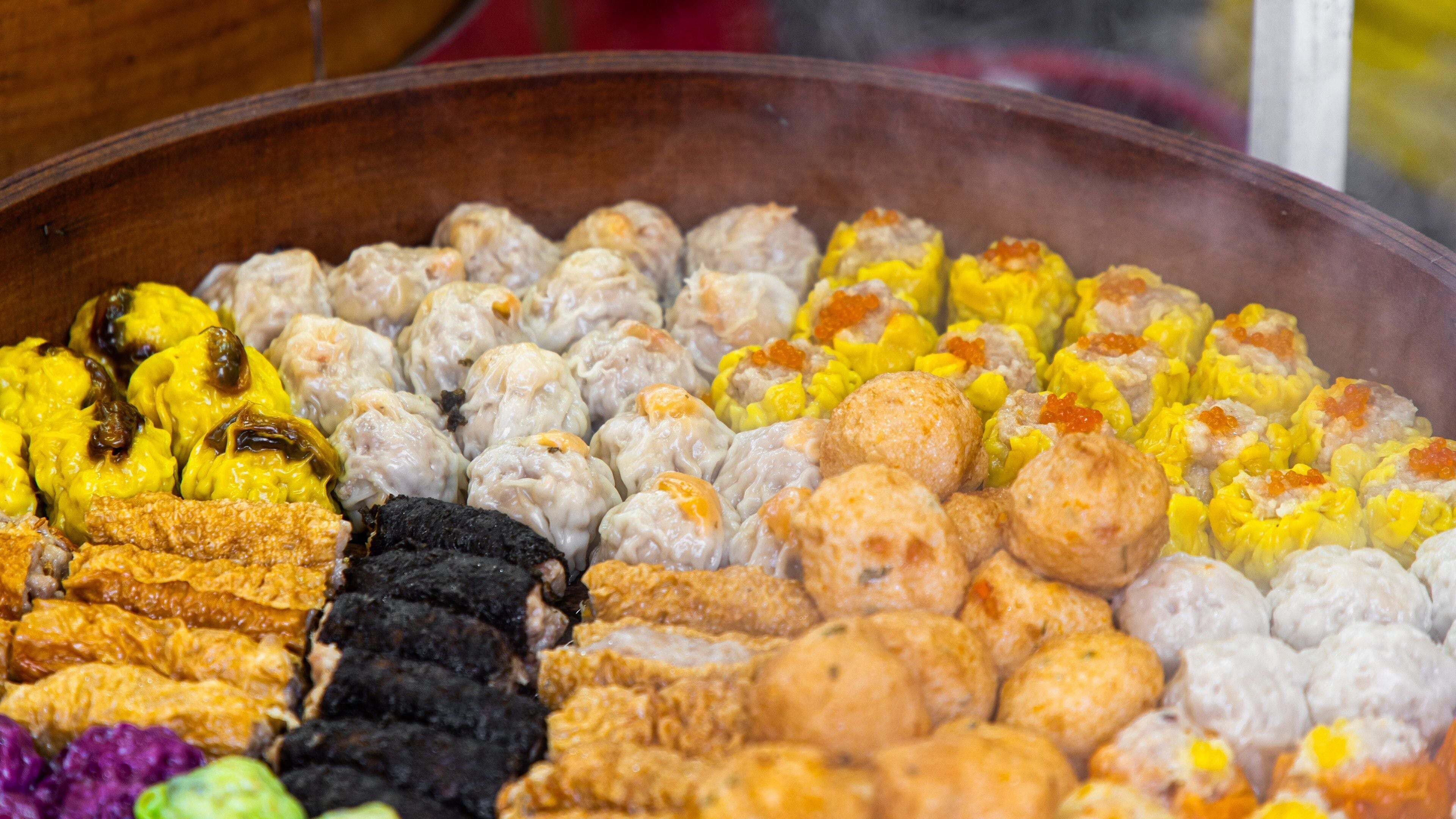 Jalan Alor showing markets and food