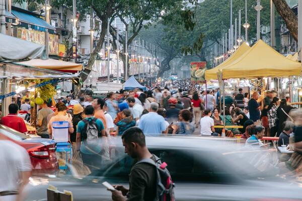 Jalan Alor which includes street scenes and markets