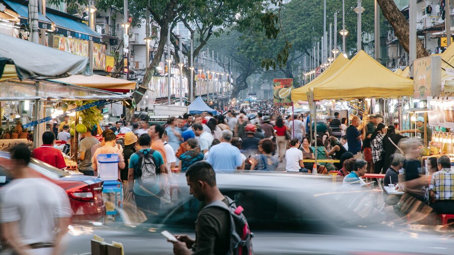 Jalan Alor which includes street scenes and markets