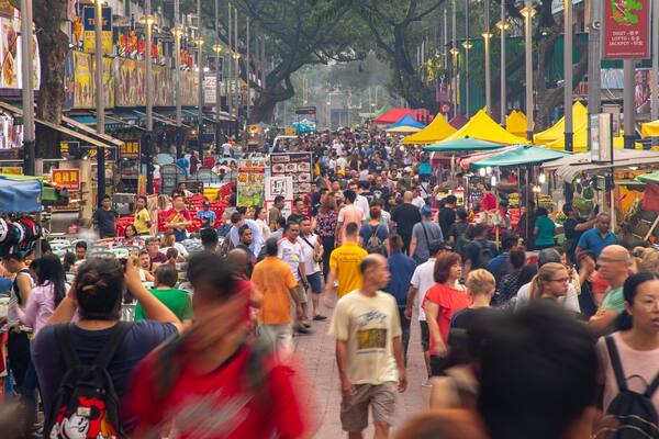 Jalan Alor showing markets and street scenes as well as a large group of people