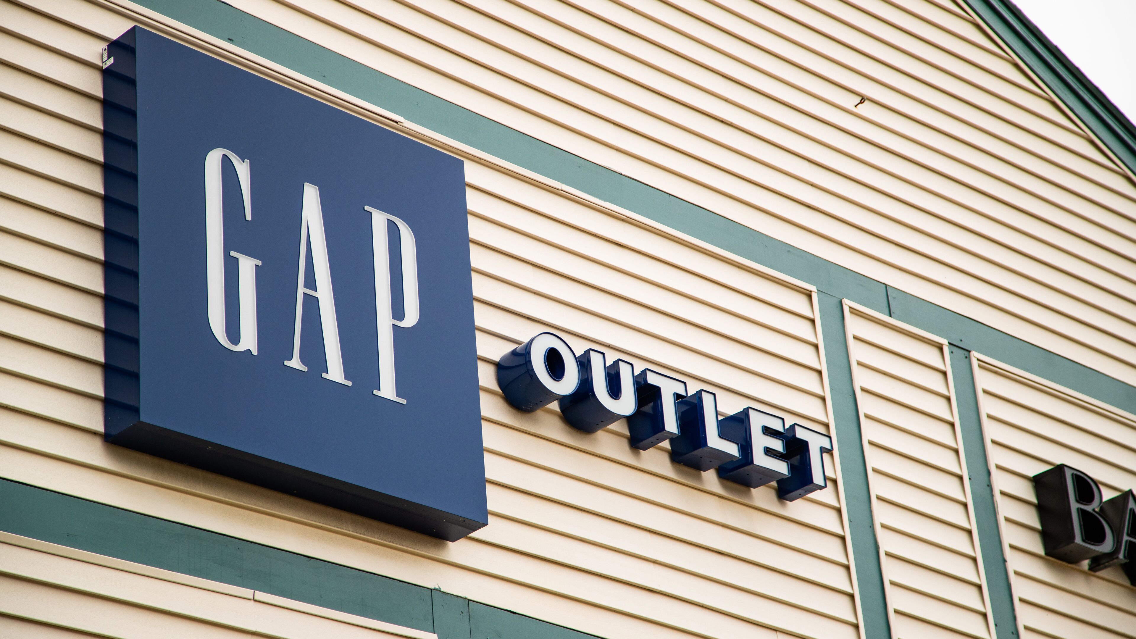 Kittery Outlets showing signage